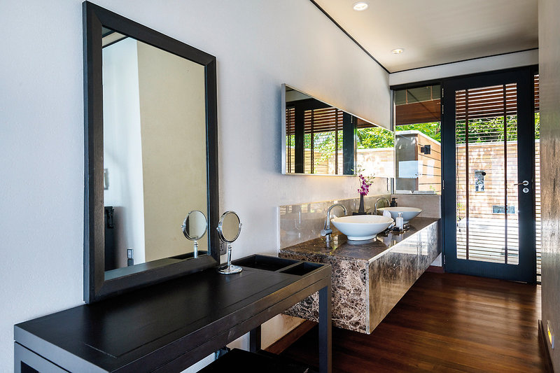 Lily Beach Resort & Spa 11