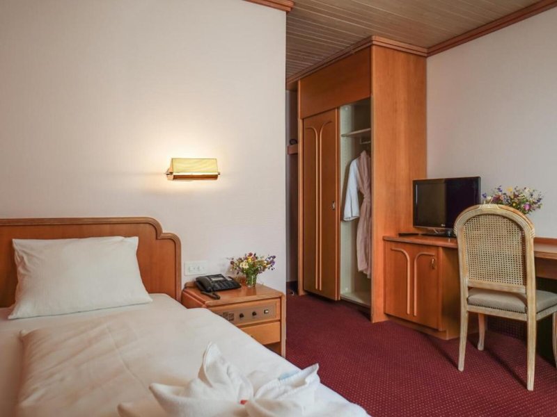 Thermalhotels & Walliser Alpentherme Leukerbad 38