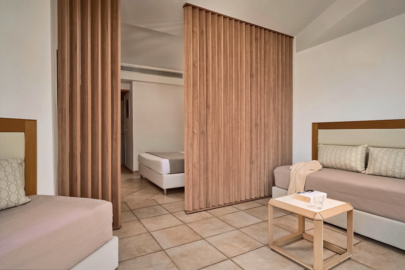 COOEE Lindos Royal 19