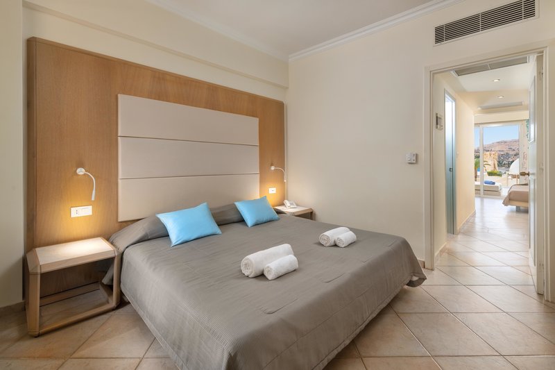 COOEE Lindos Royal 52