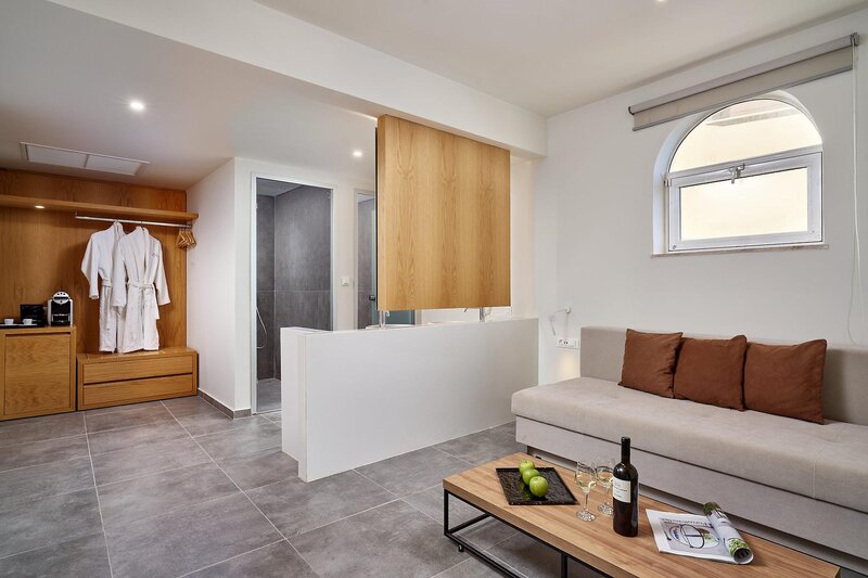 COOEE Lindos Royal 56