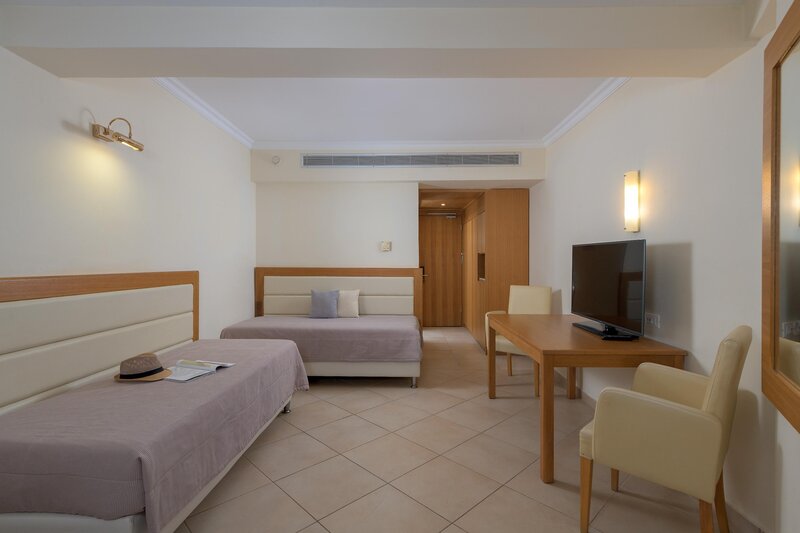 COOEE Lindos Royal 62