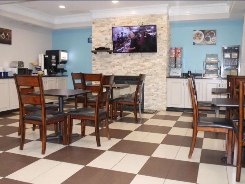 Days Inn by Wyndham Budd Lake 6