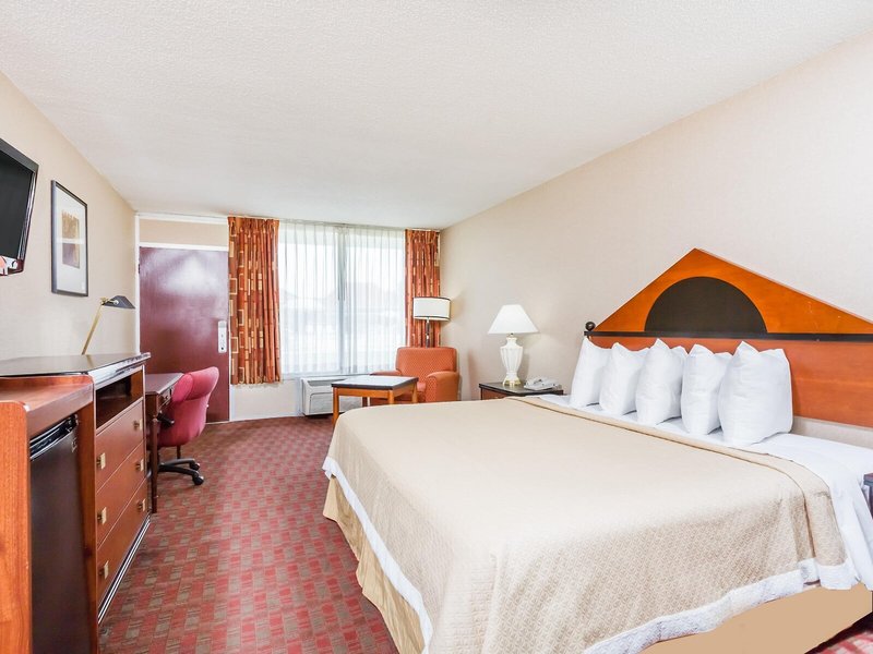 Days Inn by Wyndham Budd Lake 16