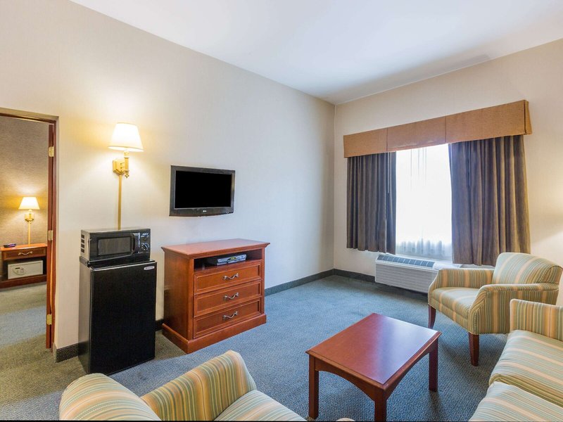 Days Inn by Wyndham Budd Lake 17