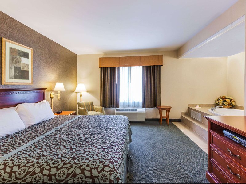 Days Inn by Wyndham Budd Lake 18