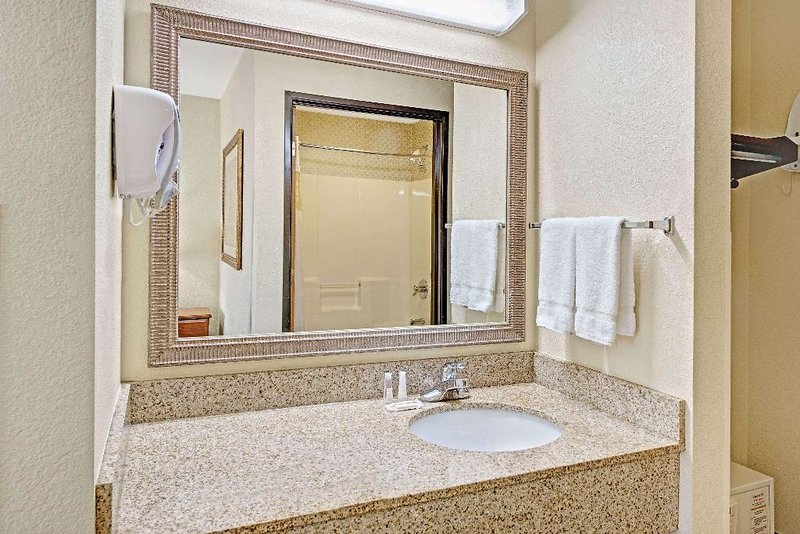 Baymont Inn & Suites 2 - Bathroom Example