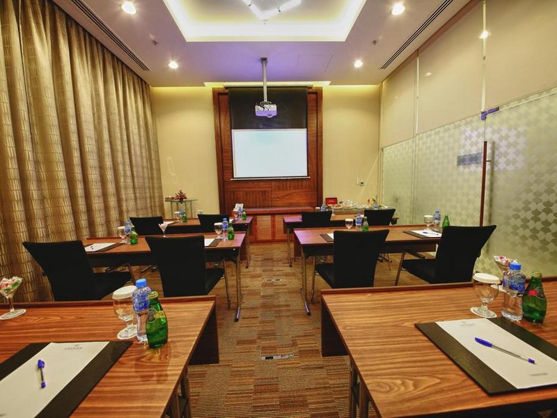 Lavender Hotel By Gloria Hotels and Resorts 7