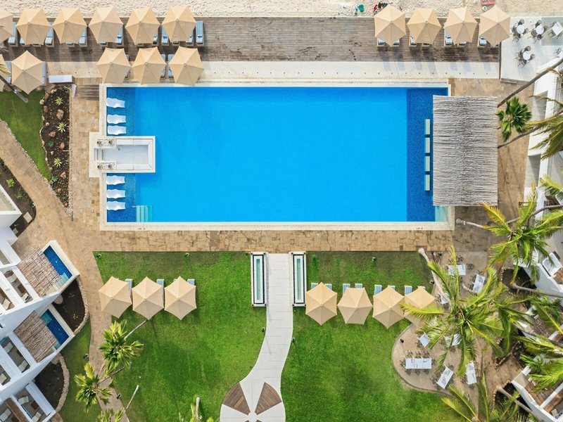 Bamburi Beach 16 - Outdoor Pool