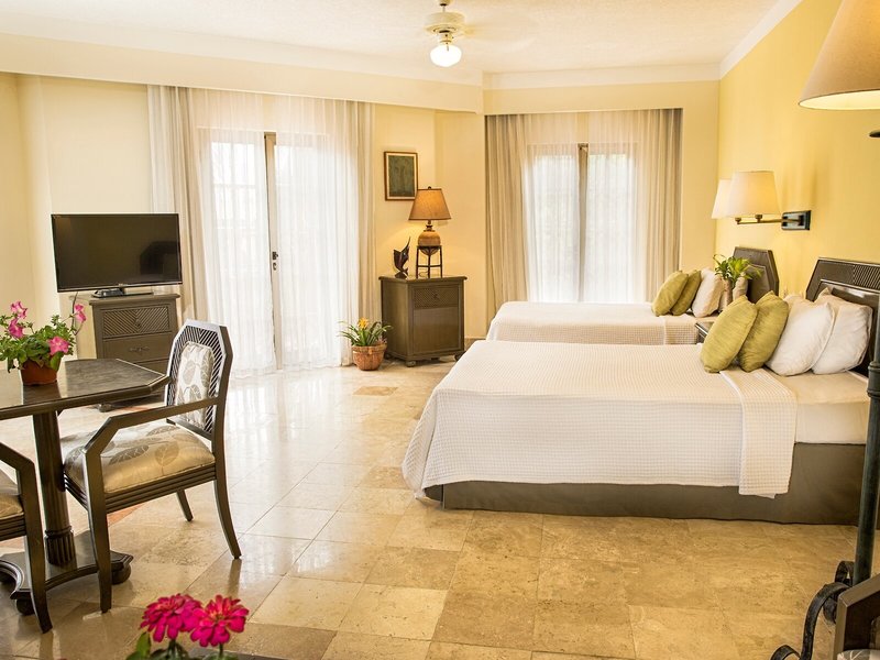 Los Itzaes Hotel 21