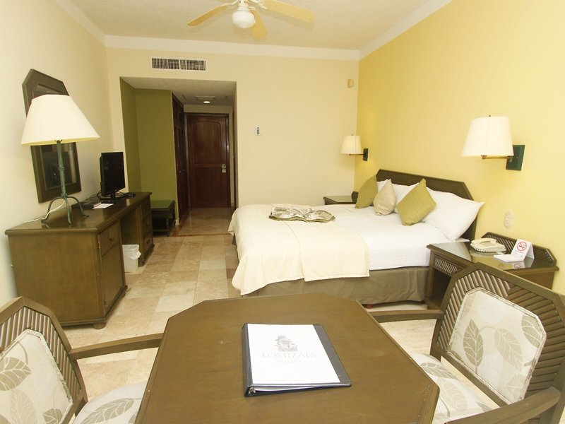 Los Itzaes Hotel 22