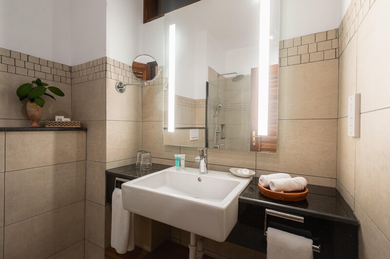 Severin Sea Lodge 42