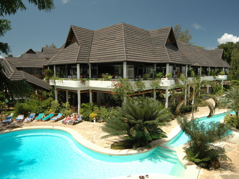 Travellers Beach Hotel & Club  1