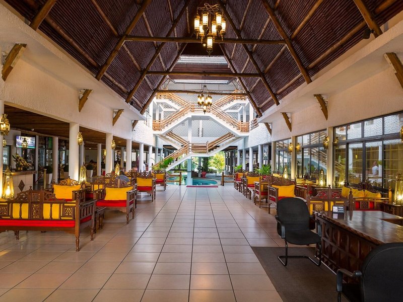 Travellers Beach Hotel & Club  5