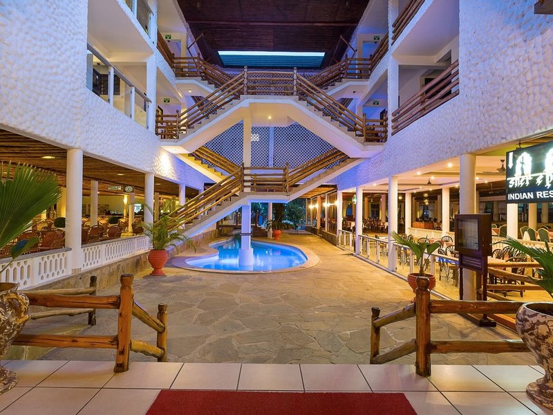 Travellers Beach Hotel & Club  6