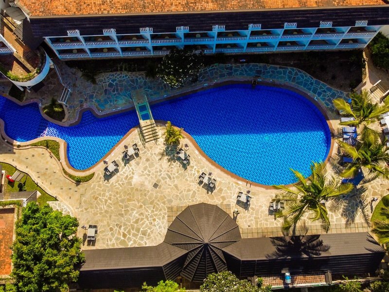 Travellers Beach Hotel & Club  7