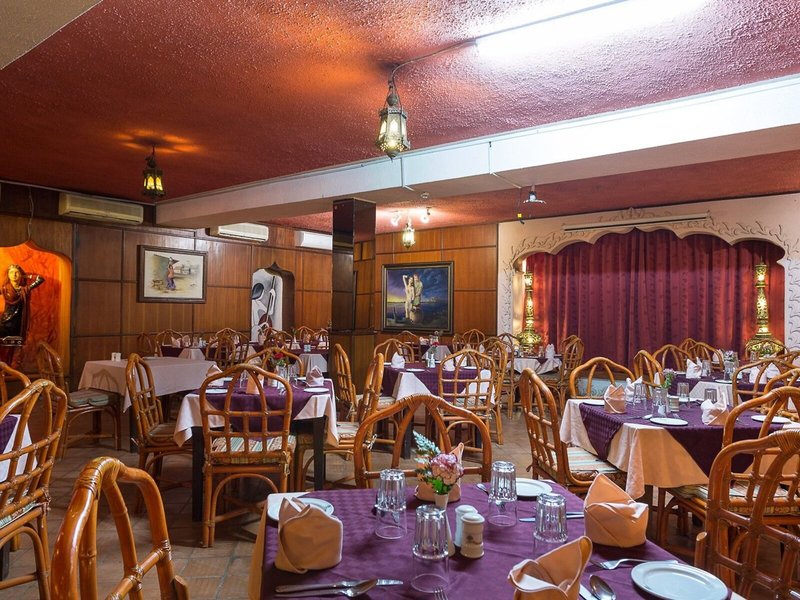 Travellers Beach Hotel & Club  10