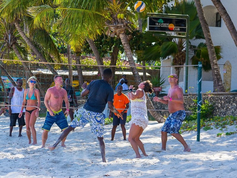 Travellers Beach Hotel & Club  22