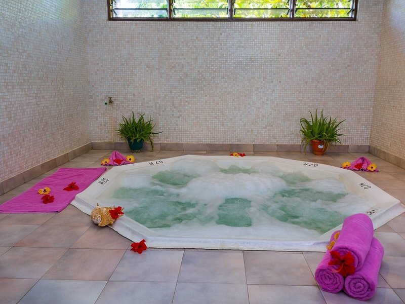 Travellers Beach Hotel & Club  25