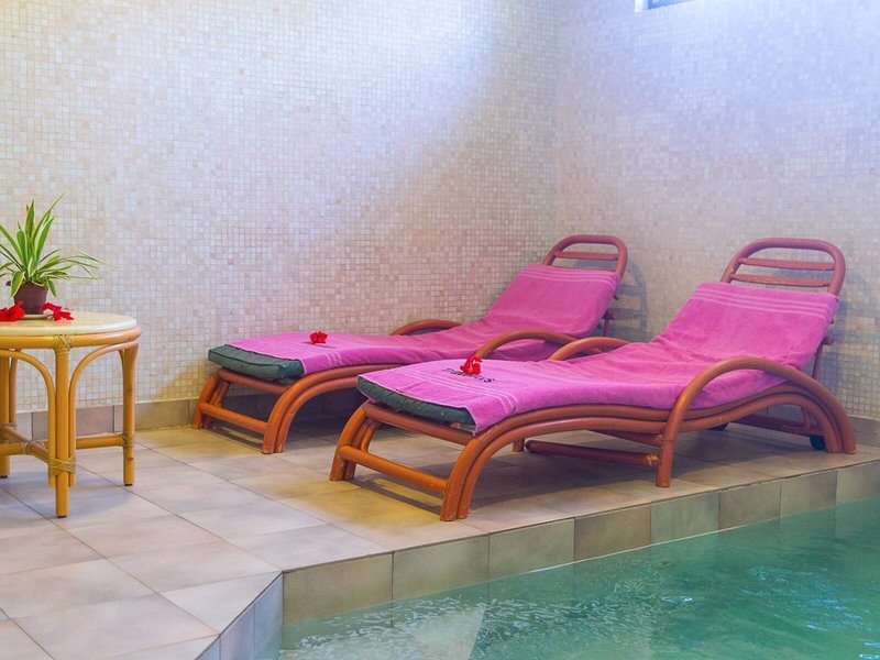 Travellers Beach Hotel & Club  26