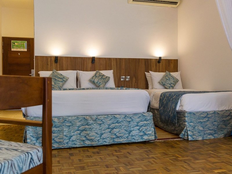 Travellers Beach Hotel & Club  35