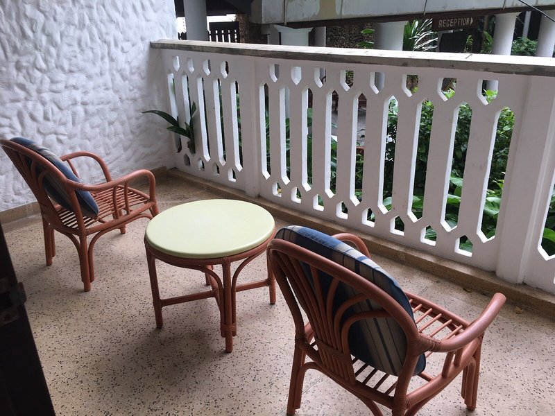 Travellers Beach Hotel & Club  36