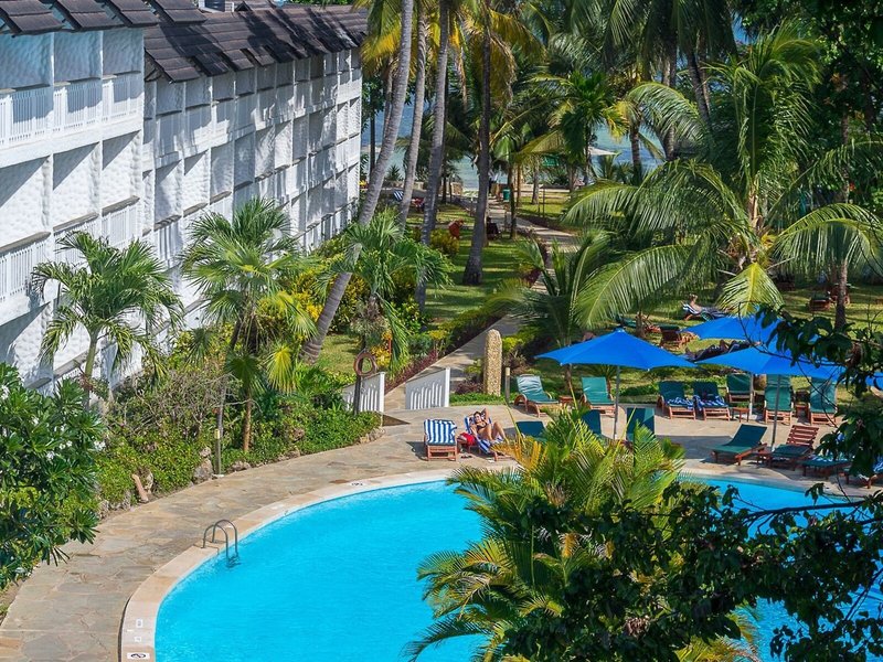 Travellers Beach Hotel & Club  45