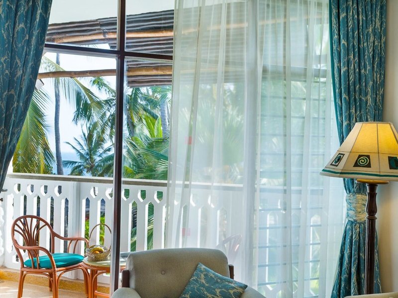 Travellers Beach Hotel & Club  46