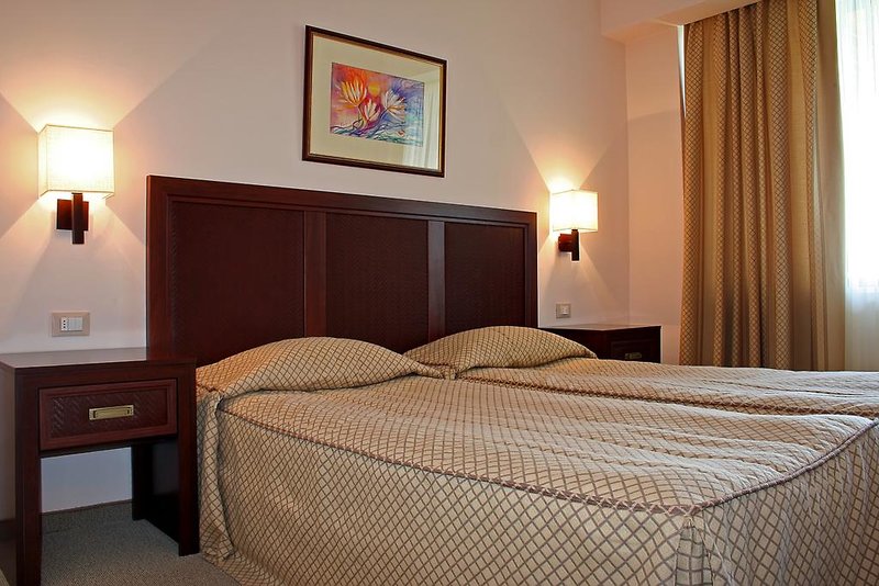 Lotos Hotel 10