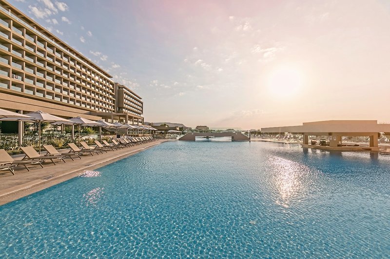 lti Amada Colossos Resort 1