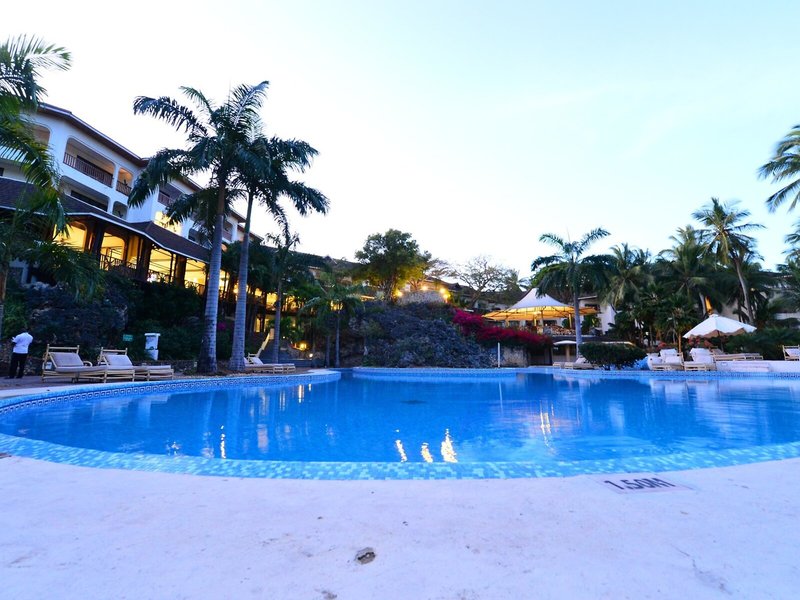 Diani Reef Beach Resort & Spa 9
