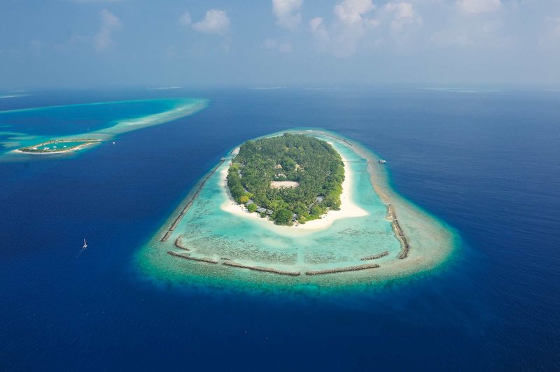 Royal Island Resort & Spa 11