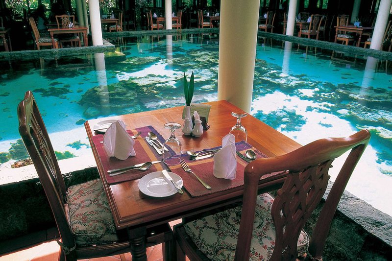 Royal Island Resort & Spa 18