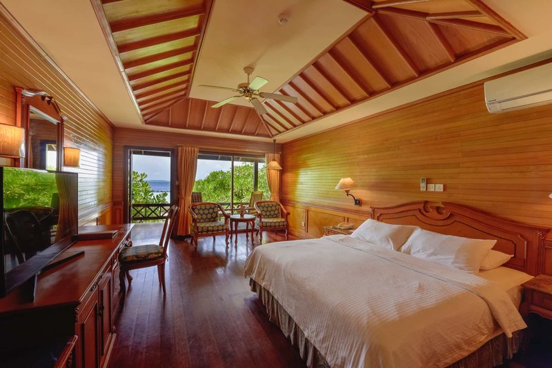Royal Island Resort & Spa 25