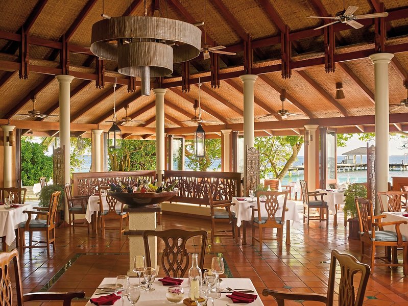 Royal Island Resort & Spa 13