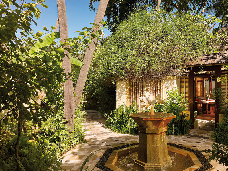 Royal Island Resort & Spa 29
