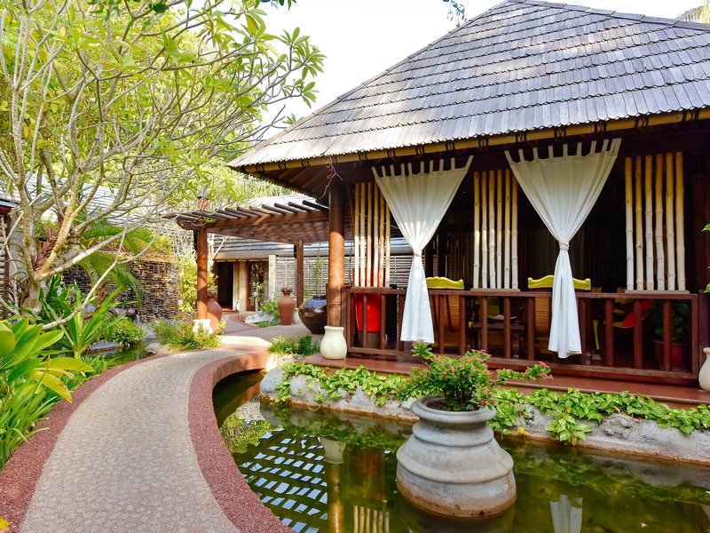 Royal Island Resort & Spa 3