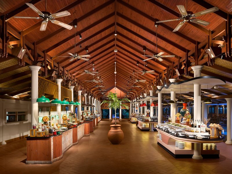 Royal Island Resort & Spa 37