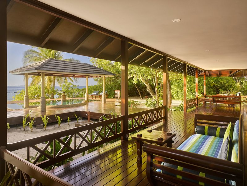 Royal Island Resort & Spa 9