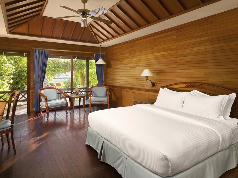 Royal Island Resort & Spa 9