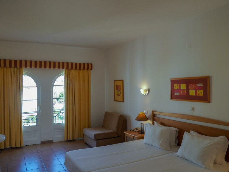 Luz Bay Club Beach & Sun Hotel 8