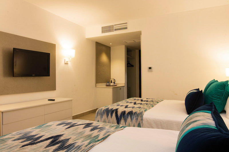 Leopard Beach Resort & Spa 16