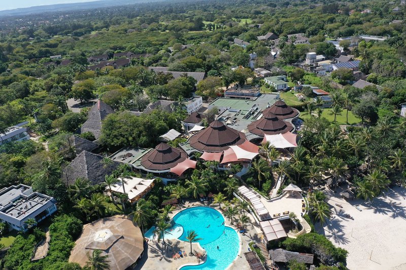 Leopard Beach Resort & Spa 11