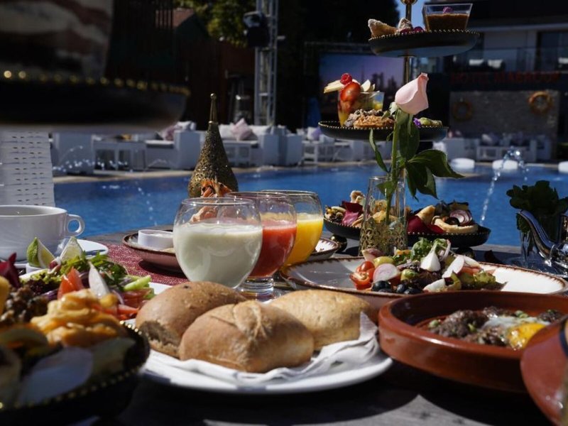 Mabrouk Hotel & Suites 18