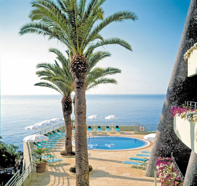 Madeira Regency Cliff 5