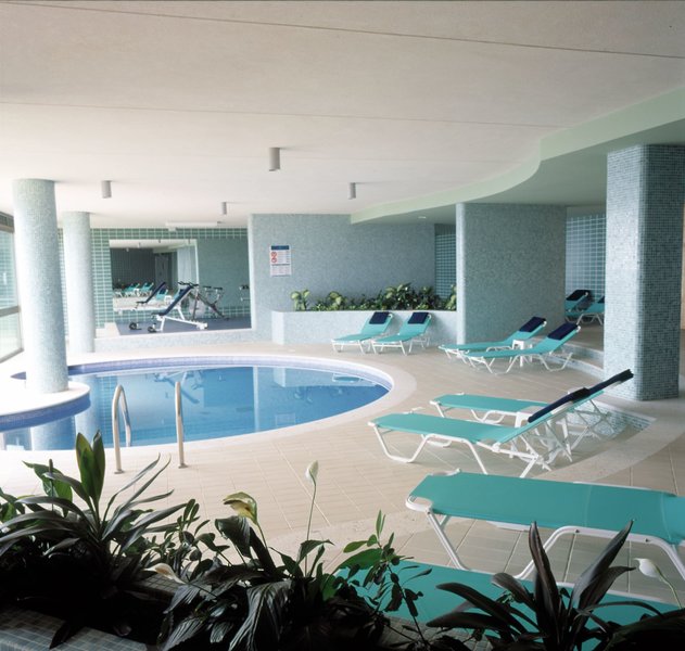 Madeira Regency Cliff 18