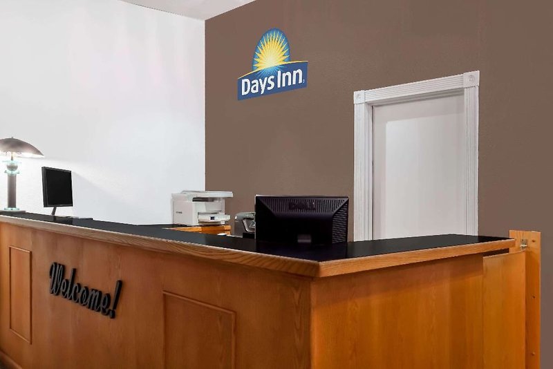 Days Inn Hotel Burns 2