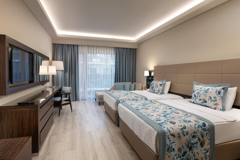 Seven Seas Hotel Life 103