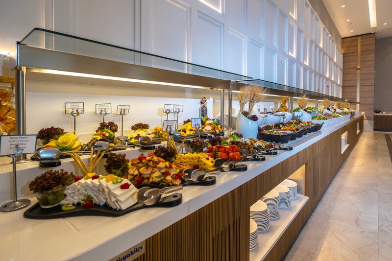 Seven Seas Hotel Life 166