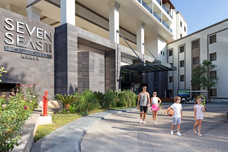 Seven Seas Hotel Life 16
